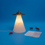 Visite d'une lampe OVNI par ET