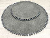 Tapis rond pour animaux de compagnie Saveplace® - Différentes couleurs PETITS pompons, 2 tailles